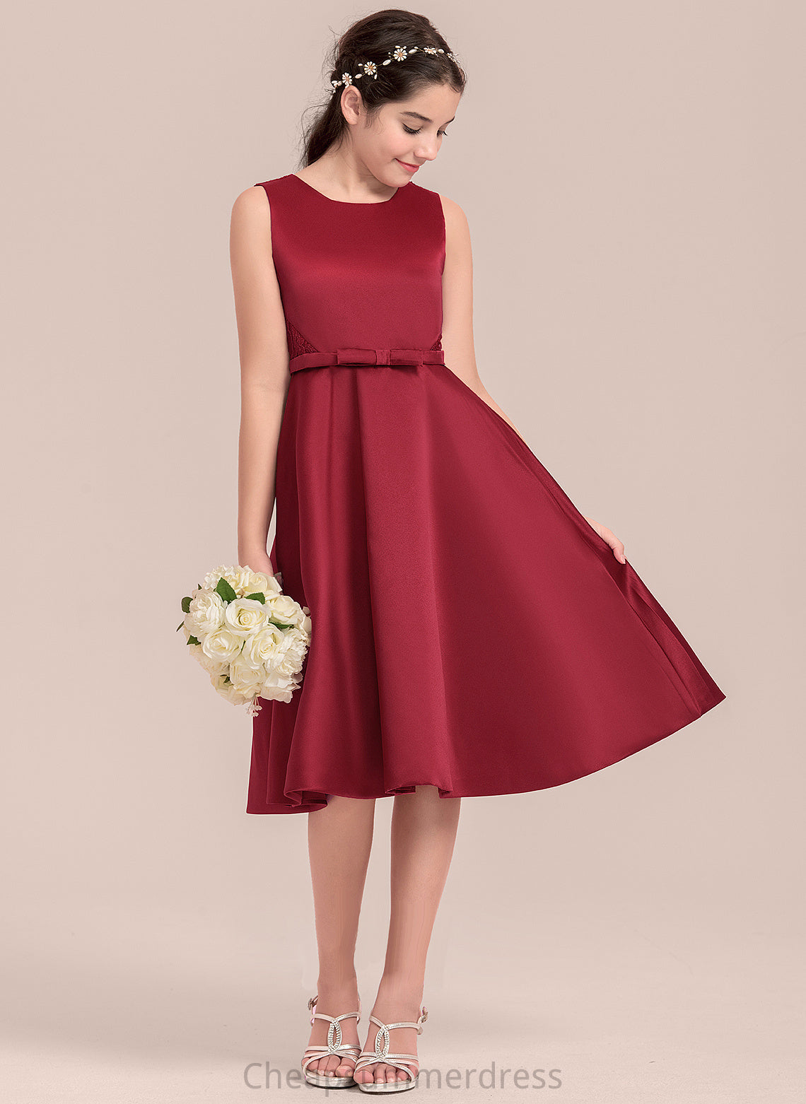 A-Line Satin Junior Bridesmaid Dresses Knee-Length With Scarlet Bow(s) Lace Scoop Neck