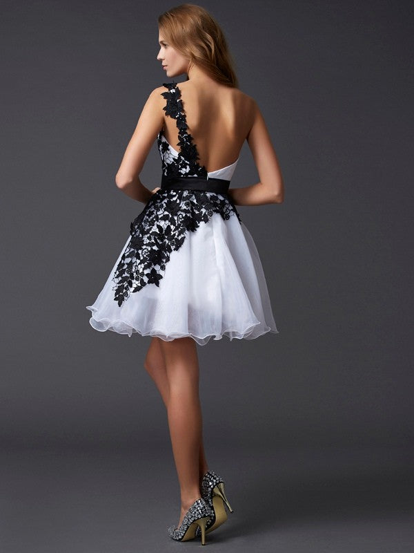 A-Line/Princess Abbie Homecoming Dresses Lace One-Shoulder Sleeveless Short Organza